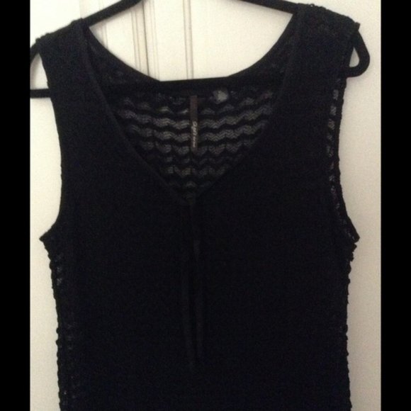 Skye's the Limit, Black Lace Tie Front Neck Top Size XLarge - Picture 3 of 9